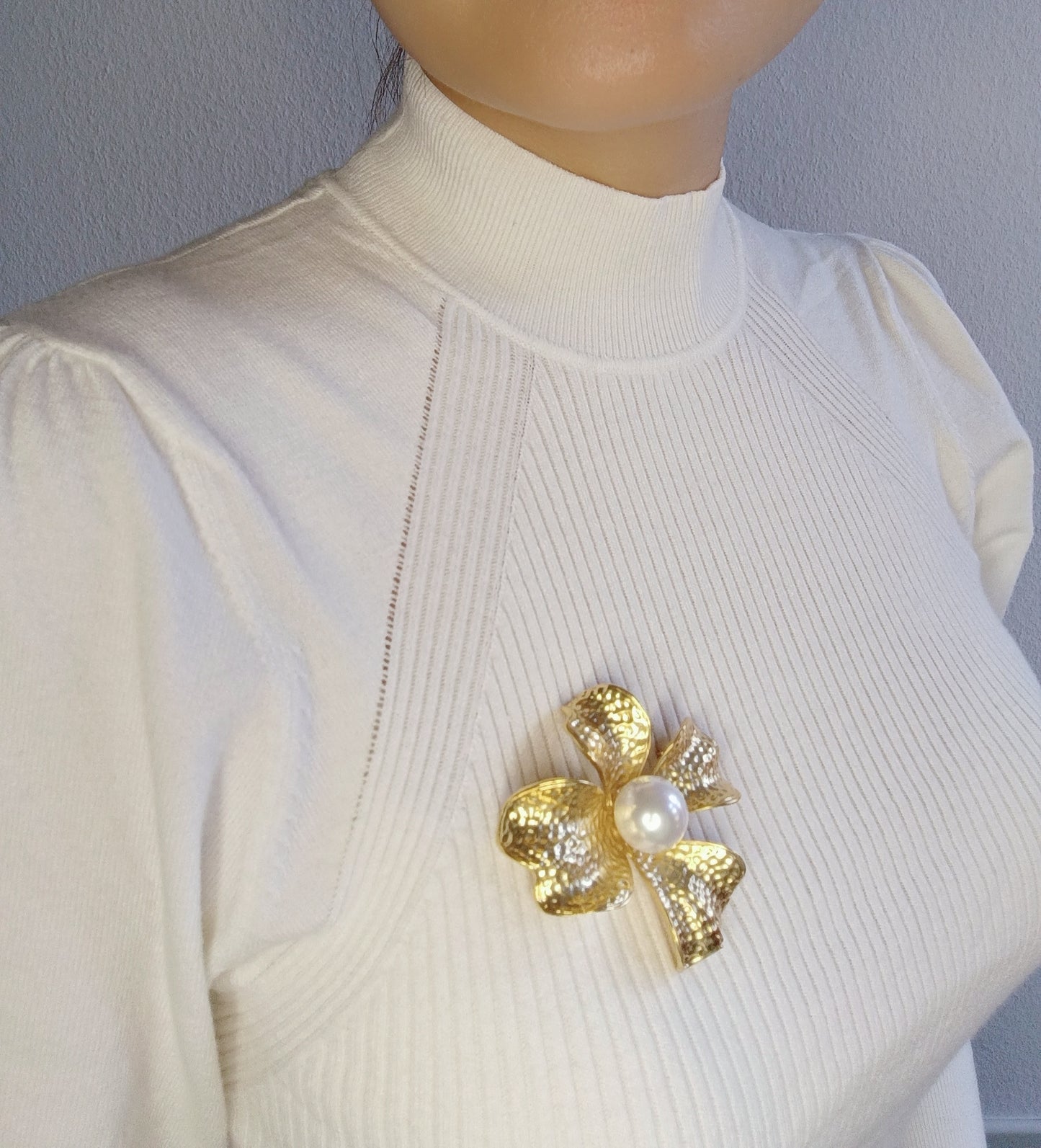 Brooch "Bloom" - Gorgeous collection