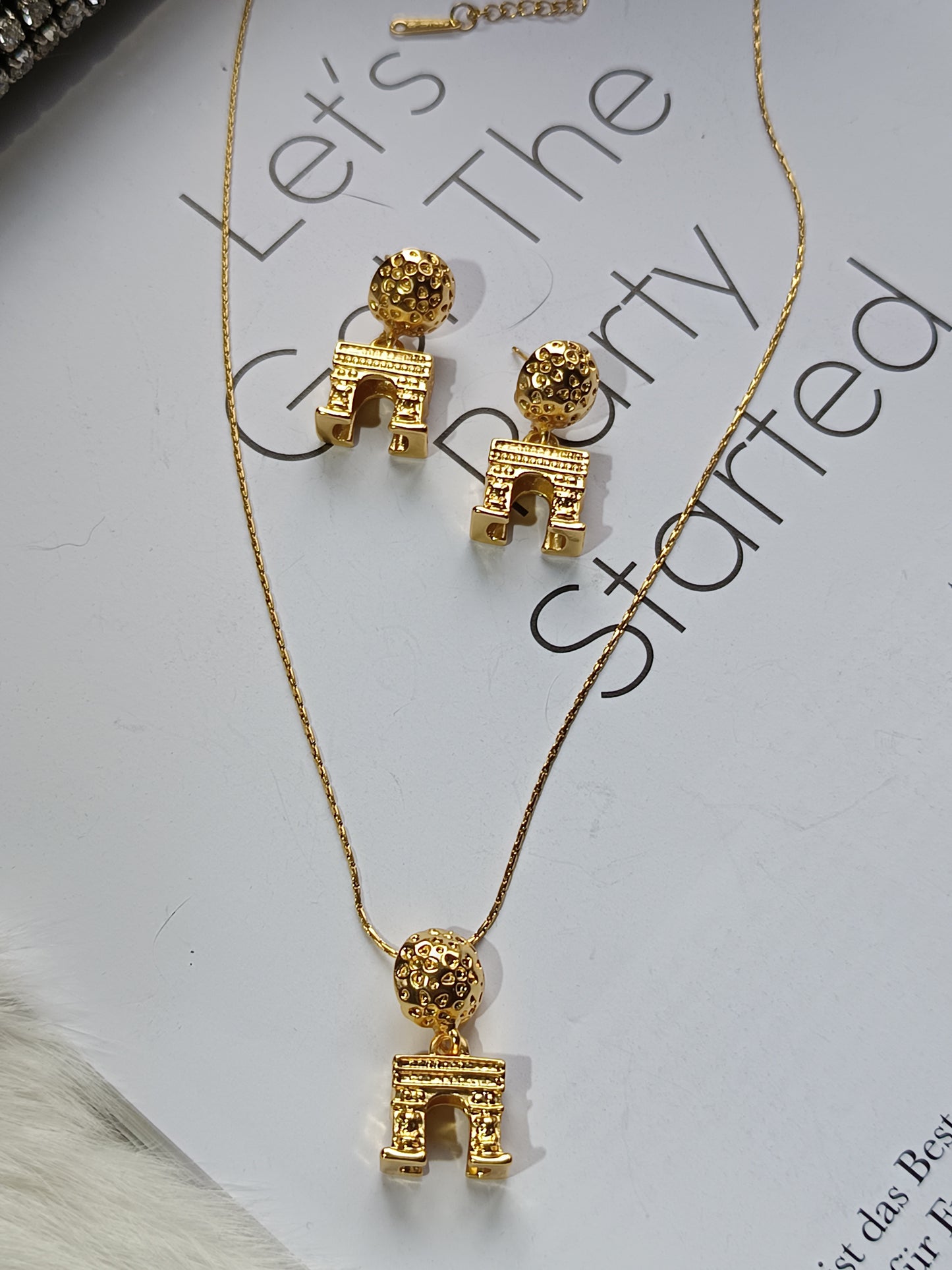 Necklace "Mini Arc de Triumphe" - Gorgeous Collection 